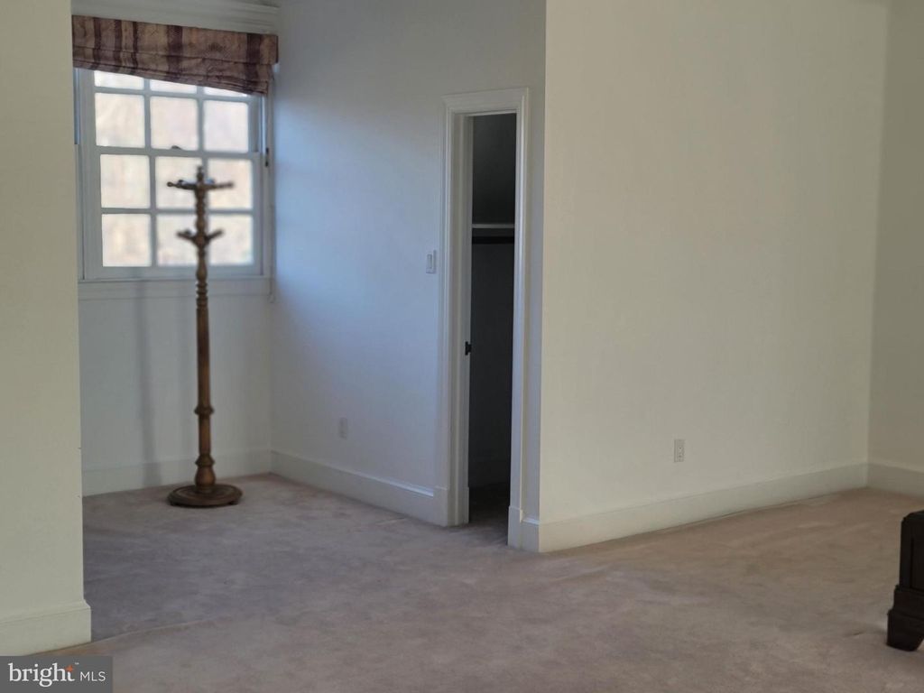 Image 51 of property listing at 8926 HARVEST SQUARE CT, Rockville, MD 20854