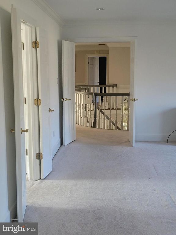 Image 54 of property listing at 8926 HARVEST SQUARE CT, Rockville, MD 20854