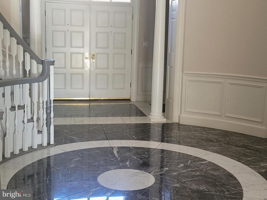 Image 55 of property listing at 8926 HARVEST SQUARE CT, Rockville, MD 20854