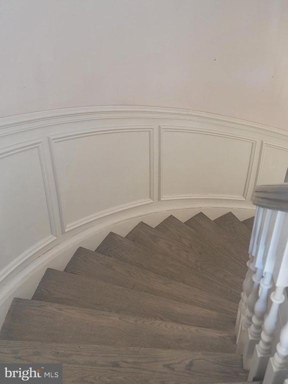 Image 56 of property listing at 8926 HARVEST SQUARE CT, Rockville, MD 20854