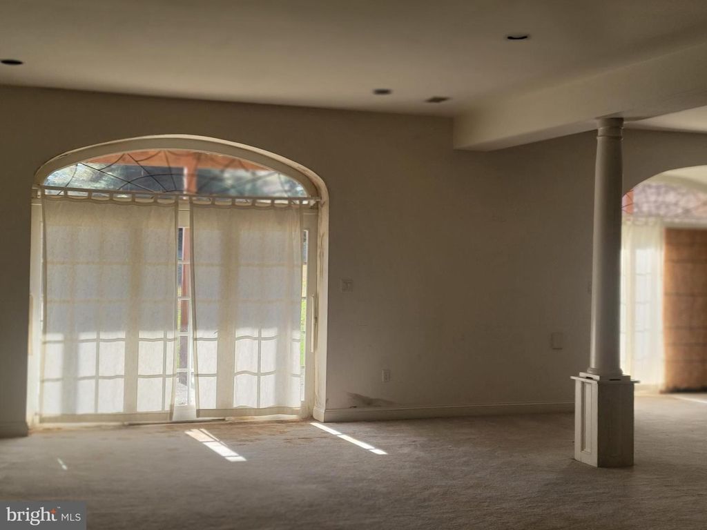 Image 57 of property listing at 8926 HARVEST SQUARE CT, Rockville, MD 20854