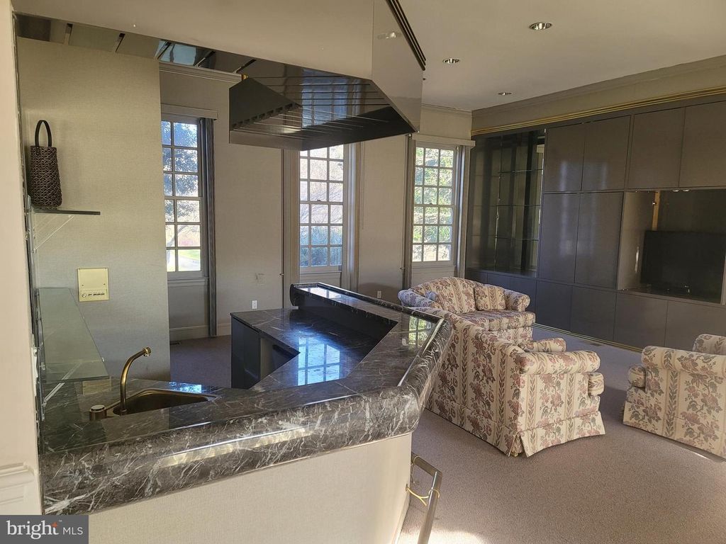 Image 60 of property listing at 8926 HARVEST SQUARE CT, Rockville, MD 20854