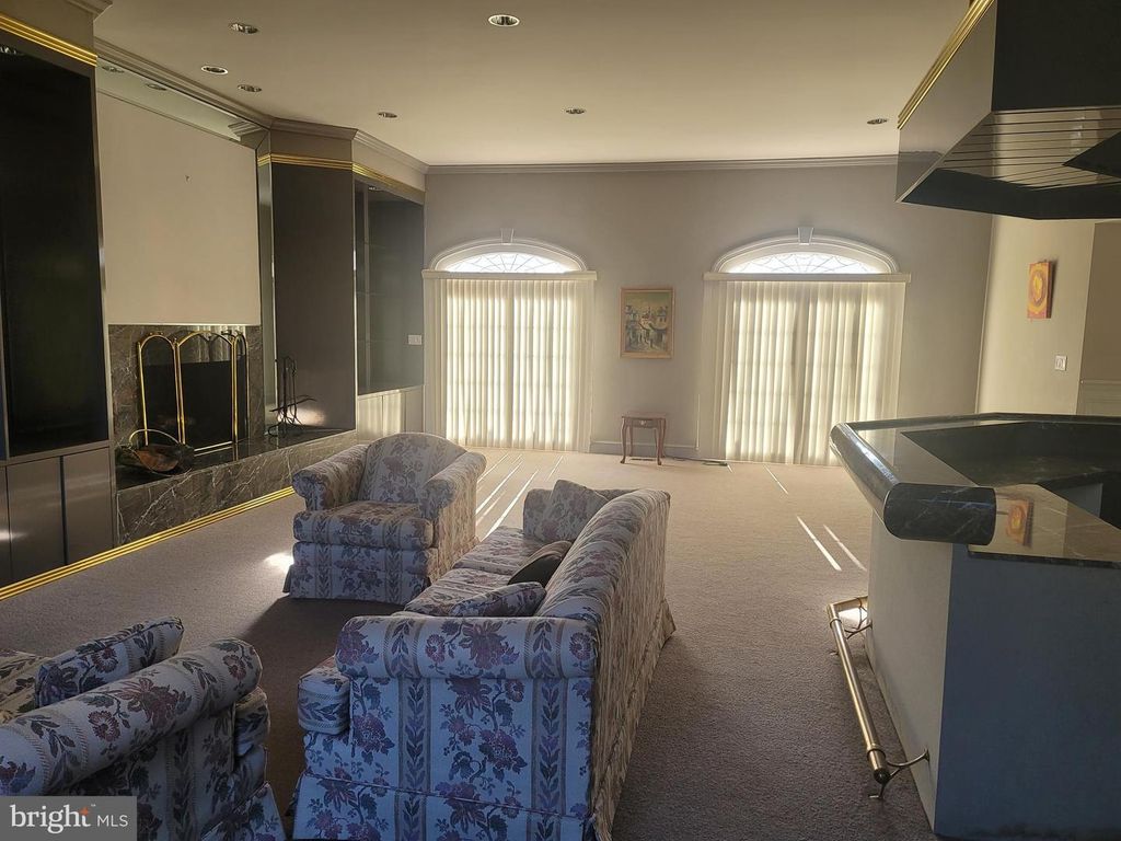 Image 61 of property listing at 8926 HARVEST SQUARE CT, Rockville, MD 20854