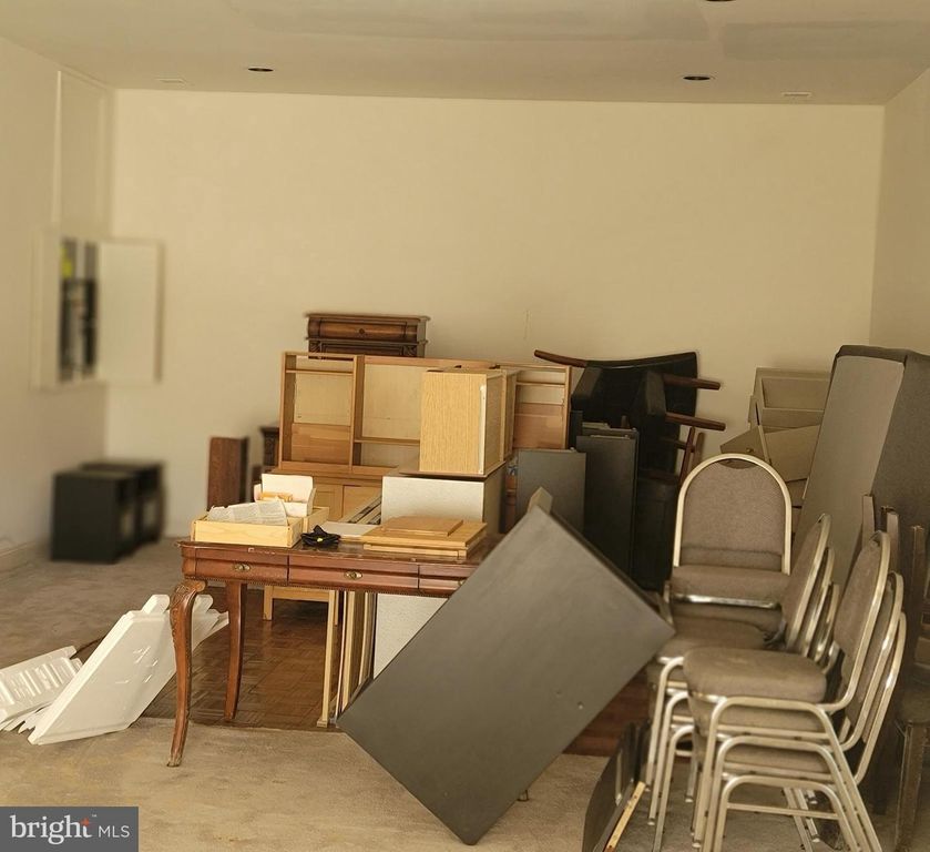 Image 63 of property listing at 8926 HARVEST SQUARE CT, Rockville, MD 20854