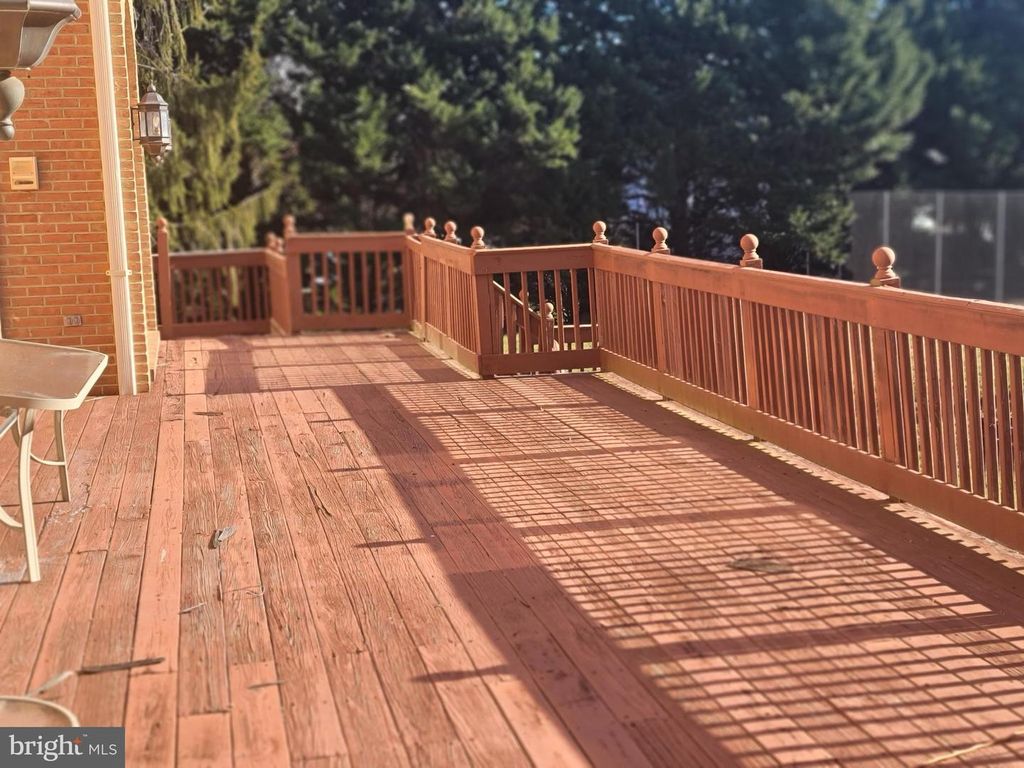 Image 71 of property listing at 8926 HARVEST SQUARE CT, Rockville, MD 20854