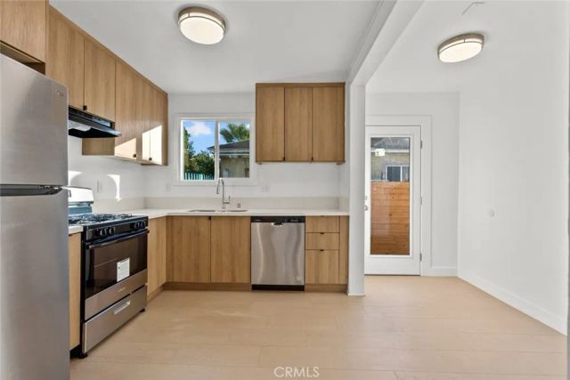 6661 Beck Avenue, North Hollywood, CA 91606