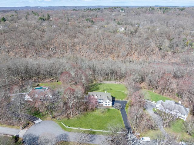 9 Gifford Lake Drive, Armonk, NY 10504