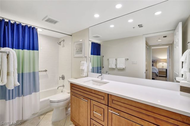 6573 Marissa LOOP 302, Naples, FL 34108