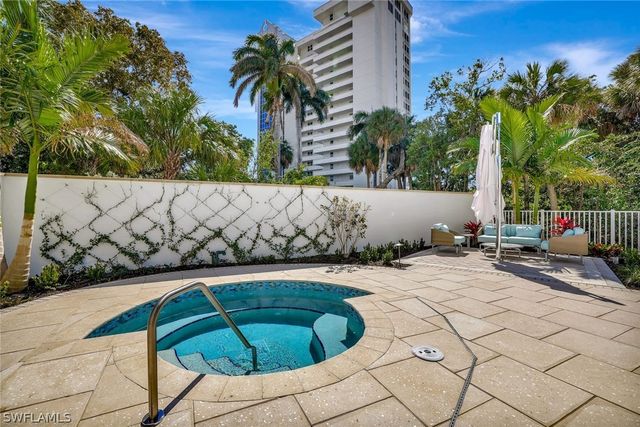 6573 Marissa LOOP 302, Naples, FL 34108