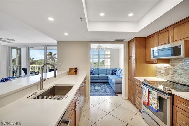 6573 Marissa LOOP 302, Naples, FL 34108