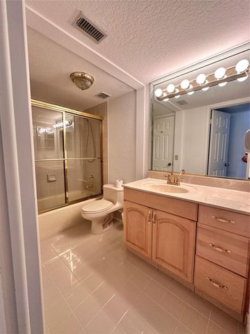 1160 Hillsboro Mile 304, Hillsboro Beach, FL 33062