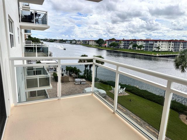 1160 Hillsboro Mile 304, Hillsboro Beach, FL 33062