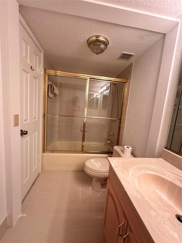 1160 Hillsboro Mile 304, Hillsboro Beach, FL 33062