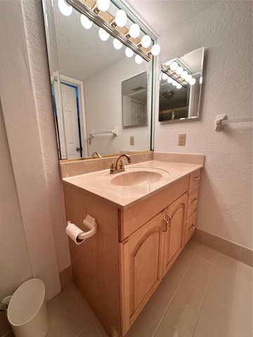 1160 Hillsboro Mile 304, Hillsboro Beach, FL 33062