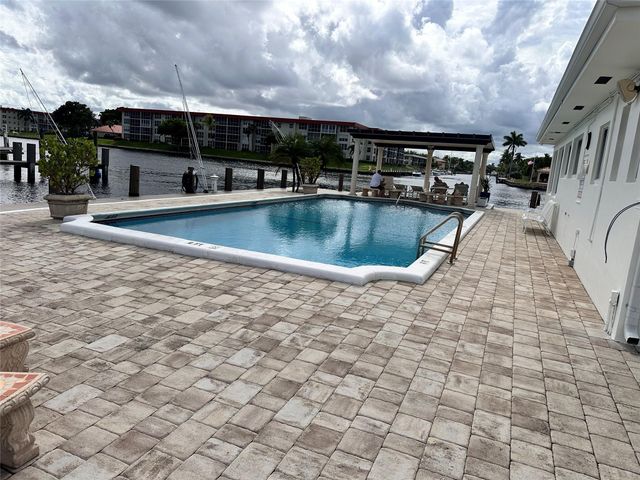 1160 Hillsboro Mile 304, Hillsboro Beach, FL 33062