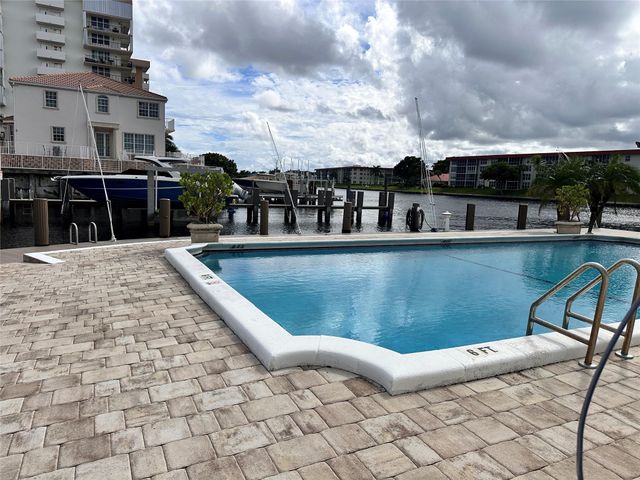 1160 Hillsboro Mile 304, Hillsboro Beach, FL 33062