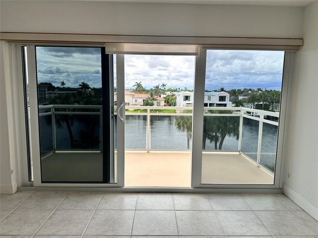 1160 Hillsboro Mile 304, Hillsboro Beach, FL 33062