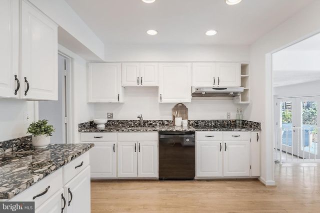 2615 STEEPLECHASE DR, Reston, VA 20191