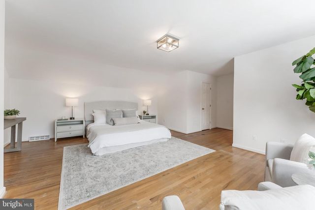 2615 STEEPLECHASE DR, Reston, VA 20191