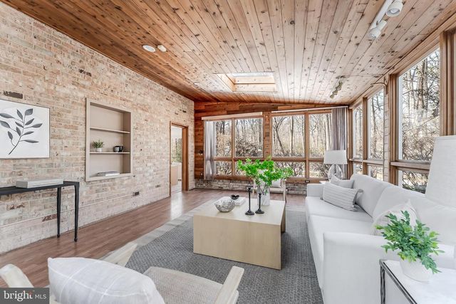 2615 STEEPLECHASE DR, Reston, VA 20191