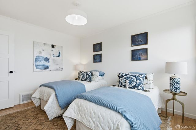 1950 11th Avenue, San Francisco, CA 94116