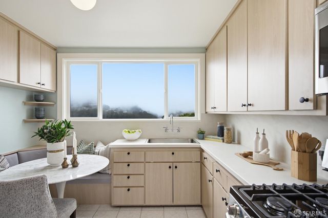 1950 11th Avenue, San Francisco, CA 94116