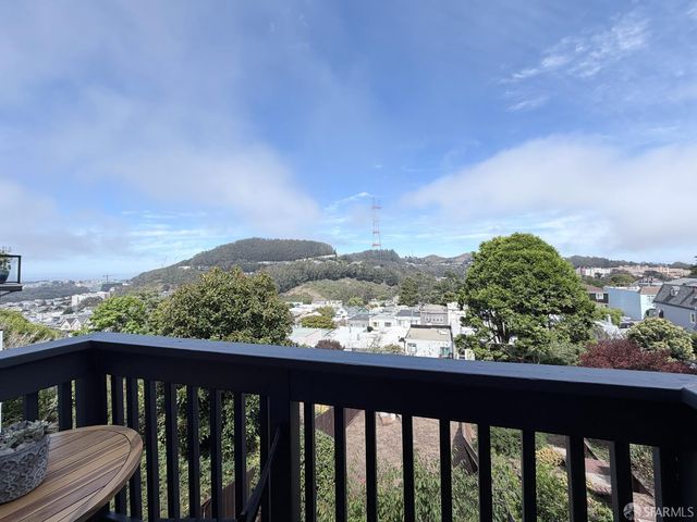 1950 11th Avenue, San Francisco, CA 94116