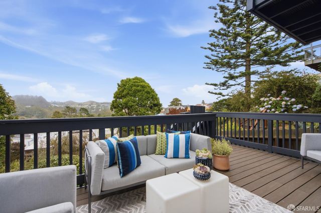 1950 11th Avenue, San Francisco, CA 94116