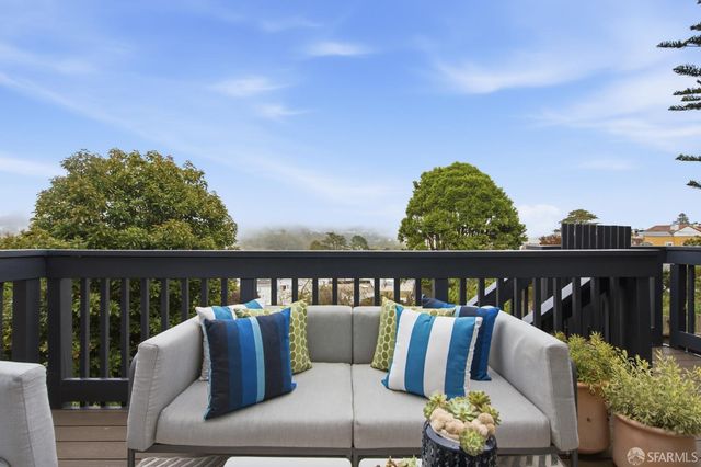 1950 11th Avenue, San Francisco, CA 94116