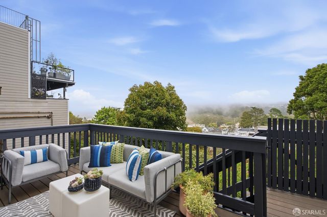 1950 11th Avenue, San Francisco, CA 94116
