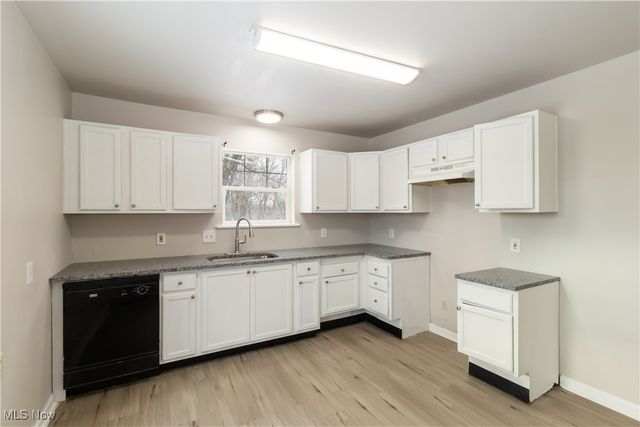 11104 Mount Carmel Road, Cleveland, OH 44104