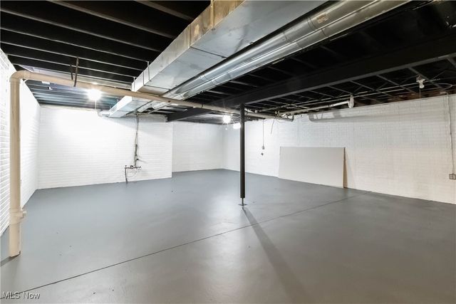 11104 Mount Carmel Road, Cleveland, OH 44104