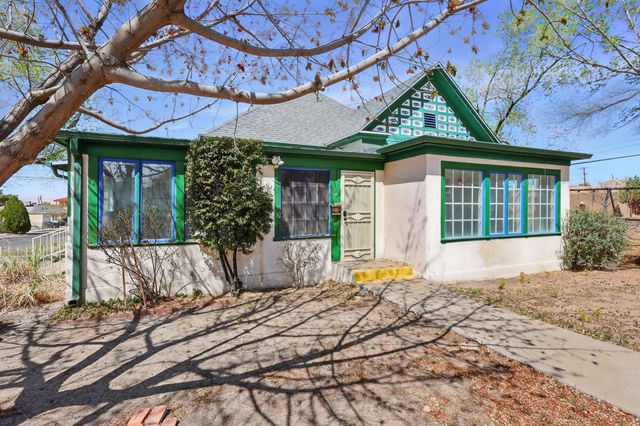 223 Edith Boulevard SE, Albuquerque, NM 87102