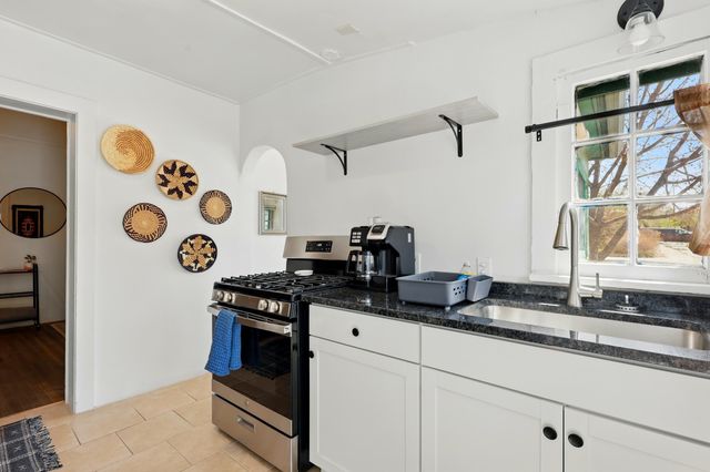 223 Edith Boulevard SE, Albuquerque, NM 87102