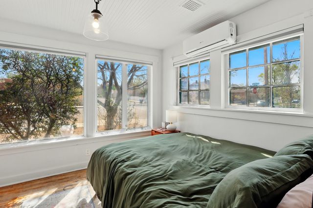 223 Edith Boulevard SE, Albuquerque, NM 87102