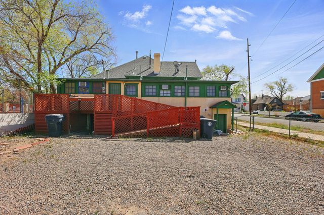 223 Edith Boulevard SE, Albuquerque, NM 87102