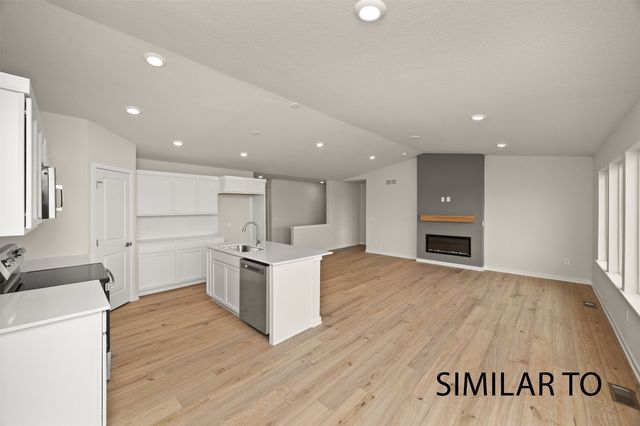 706 NE Crossing Oaks Drive, Ankeny, IA 50021