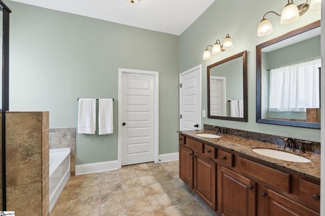 425 Castleford Place, Simpsonville, SC 29681
