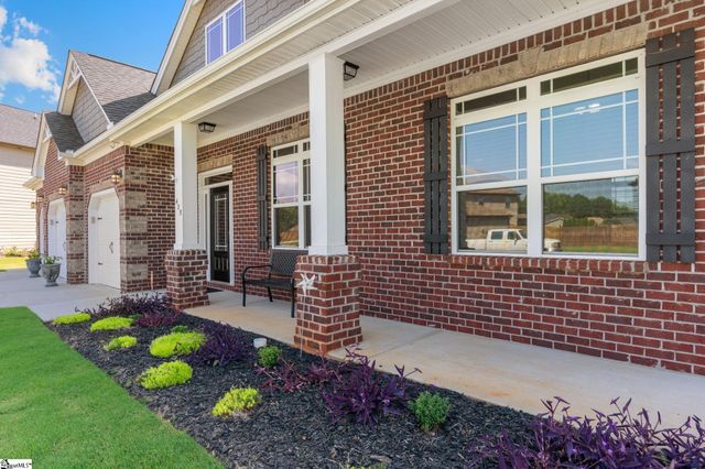 425 Castleford Place, Simpsonville, SC 29681