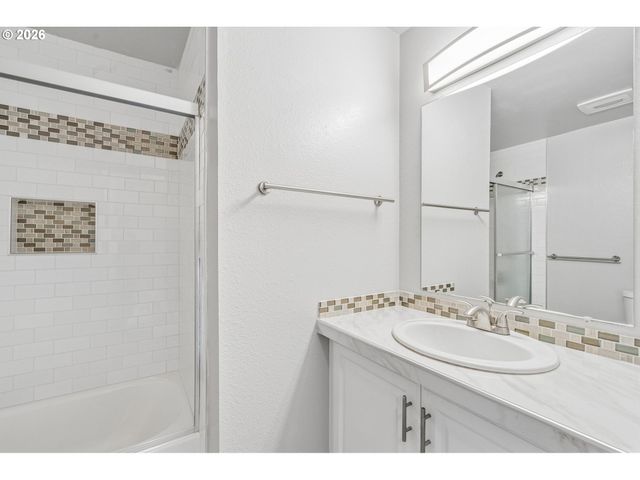 11037 Sw 61ST Ave, Portland, OR 97219
