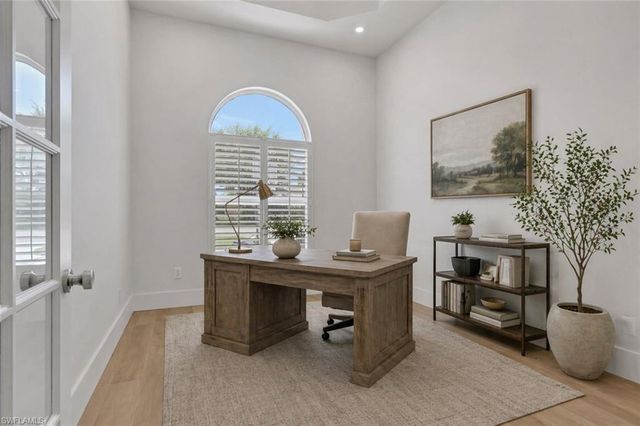 6391 Old Mahogany CT, Naples, FL 34109