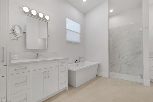 6391 Old Mahogany CT, Naples, FL 34109
