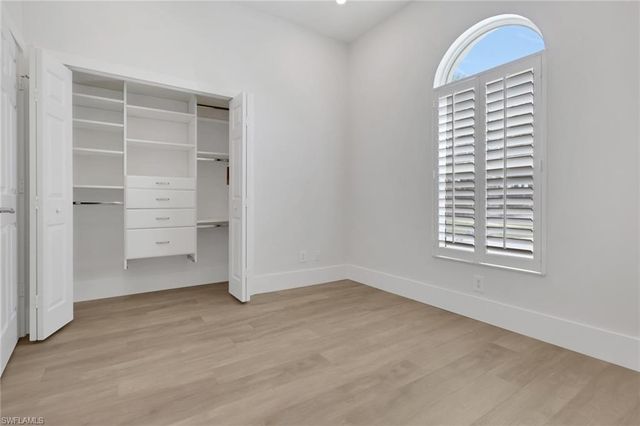 6391 Old Mahogany CT, Naples, FL 34109