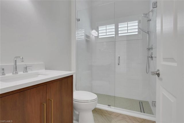 6391 Old Mahogany CT, Naples, FL 34109