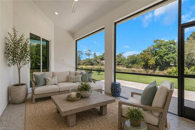 6391 Old Mahogany CT, Naples, FL 34109
