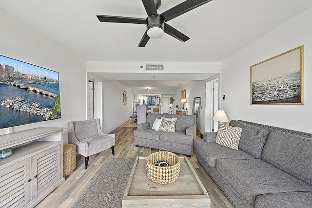 101 S Seas Drive 105, Jupiter, FL 33477