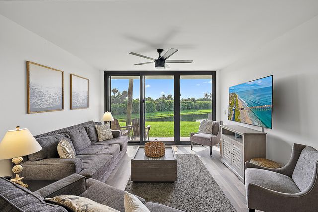 101 S Seas Drive 105, Jupiter, FL 33477