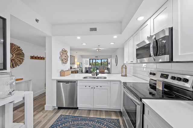 101 S Seas Drive 105, Jupiter, FL 33477