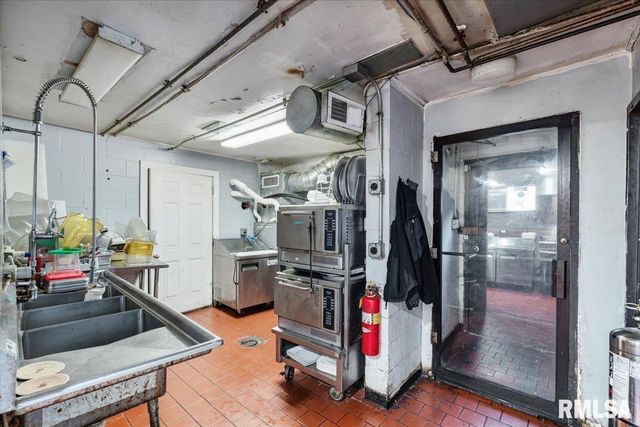 3008 7TH Avenue, Rock Island, IL 61201