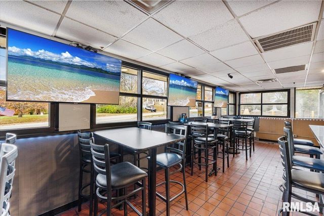 3008 7TH Avenue, Rock Island, IL 61201